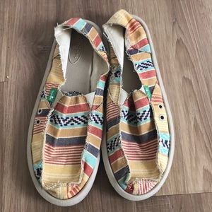 Sanuk slip ons sidewalk surfer shoes aztec stripes